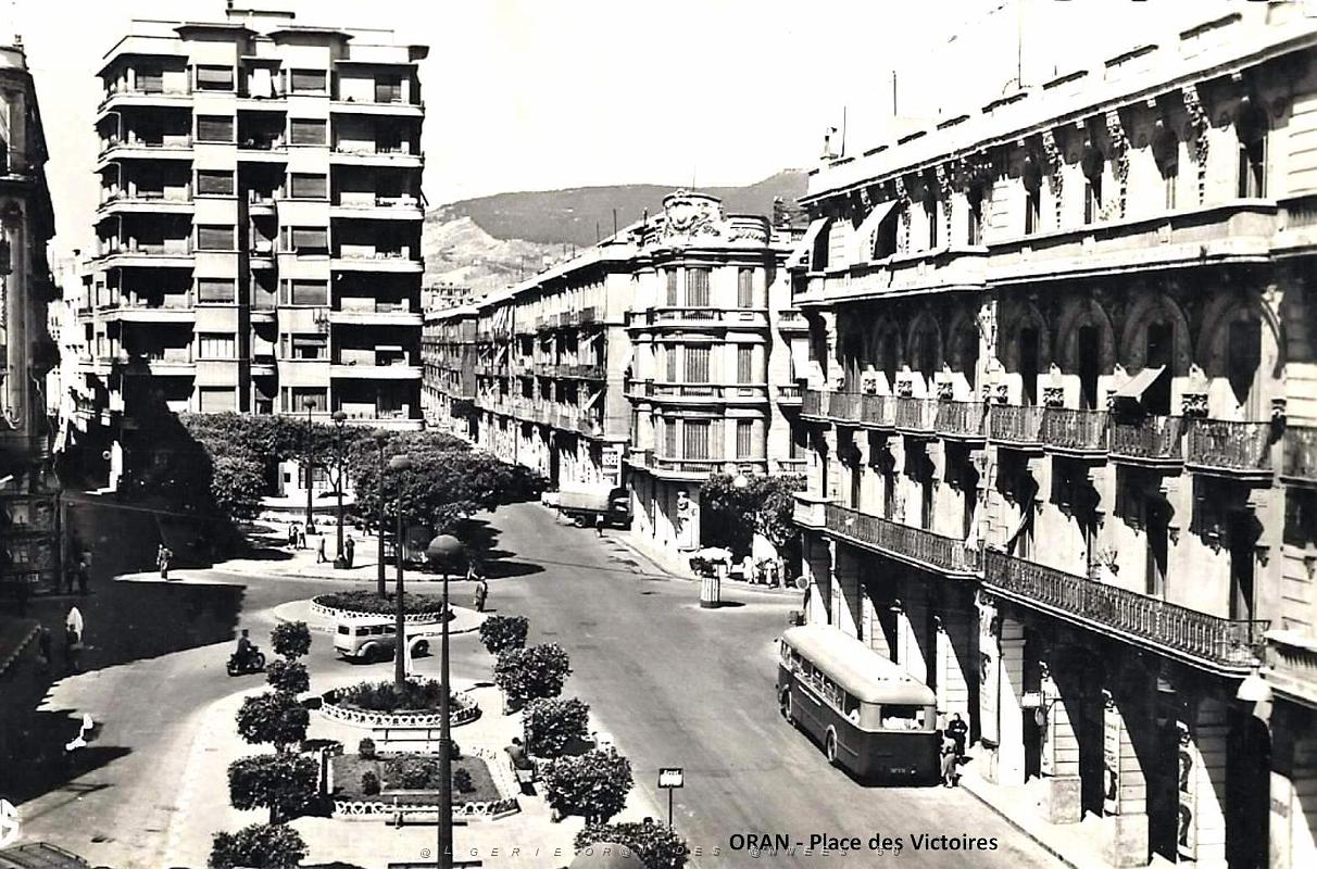Oran - Place des Victoires.jpg
